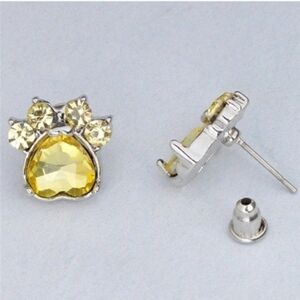NWOT Paw Stud Earrings
